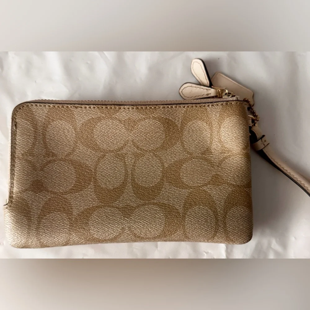 Coach Signature Double Zip Wristlet – Light Khaki / Gold – Style F87591 (Used)